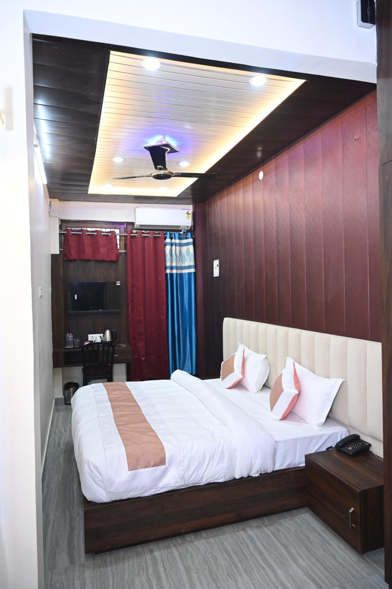 Sun High Stay Luxury Guest House Varanasi Bagian luar foto